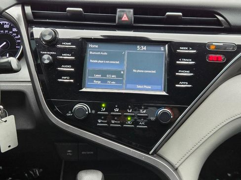 Used 2018 Toyota Camry LE FWD image 20