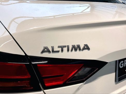Used 2025 Nissan Altima 2.5 SV FWD image 29