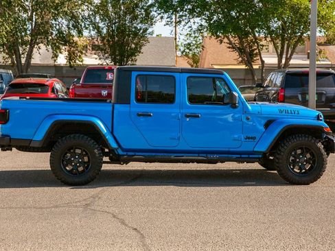 Used 2025 Jeep Gladiator Sport AWD/4WD image 4