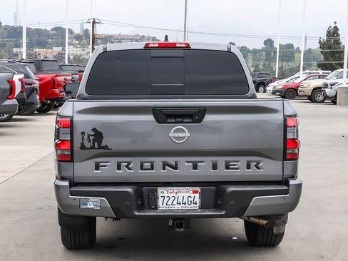 Used 2025 Nissan Frontier SV w/ SV Convenience Package RWD image 6