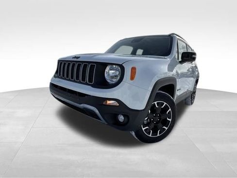 Used 2023 Jeep Renegade Latitude image 1