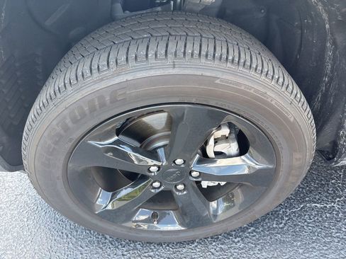 Used 2025 Jeep Grand Cherokee L Altitude RWD image 7