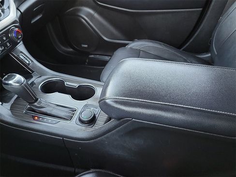 Used 2019 GMC Acadia SLT w/ LPO, Black Accent Package image 25