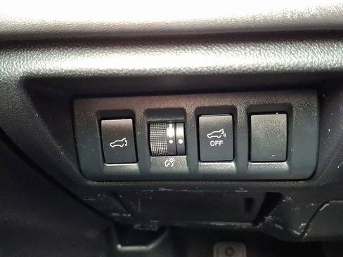 Used 2020 Subaru Outback Limited image 25