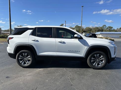 New 2026 Chevrolet Equinox LT image 4