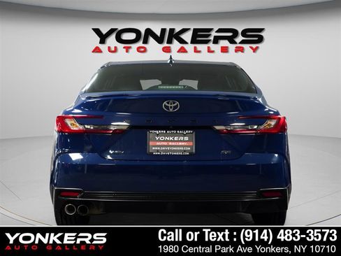Used 2025 Toyota Camry SE image 8