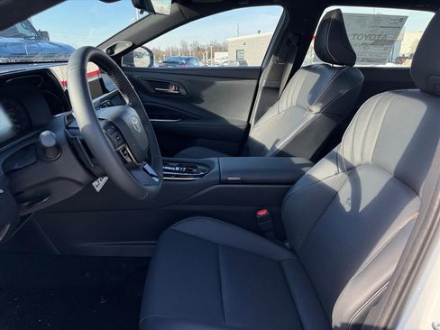 New 2025 Toyota Crown Signia image 6