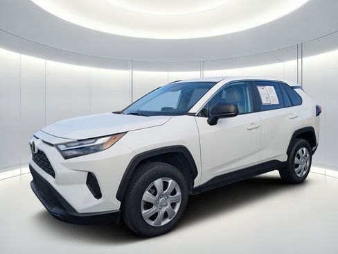 Used 2025 Toyota RAV4 LE image 7