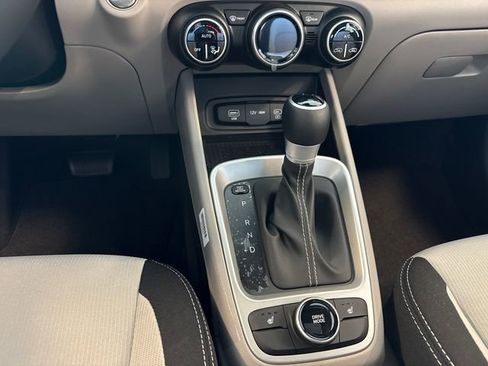 New 2026 Hyundai Venue SEL image 19