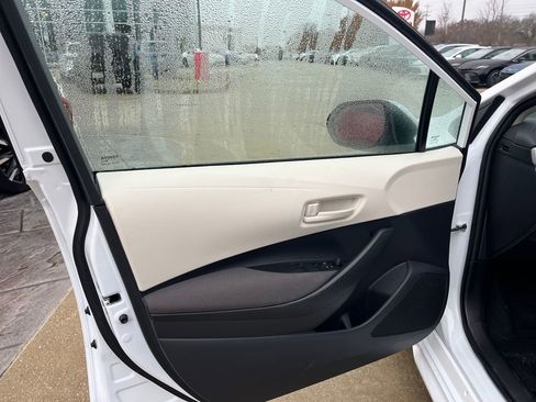 Used 2026 Toyota Corolla LE image 11