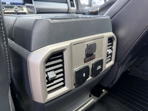 Used 2022 Ford F250 Lariat w/ Lariat Ultimate Package AWD/4WD image 30