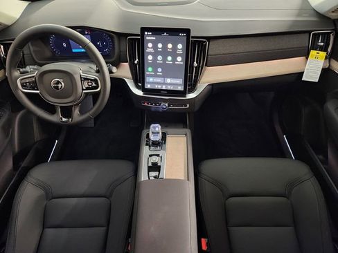 New 2026 Volvo XC90 B5 Plus AWD/4WD image 4