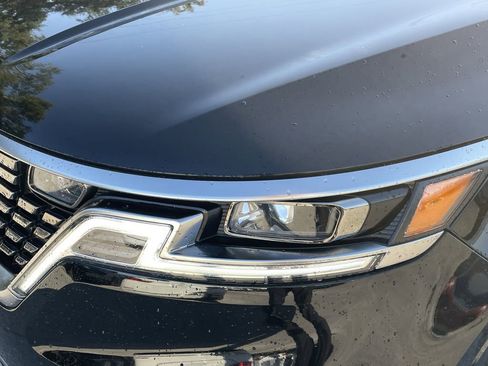 Certified 2024 Kia Carnival SX Prestige image 7