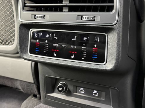 Used 2023 Audi SQ7 Prestige w/ Sport Package AWD/4WD image 44