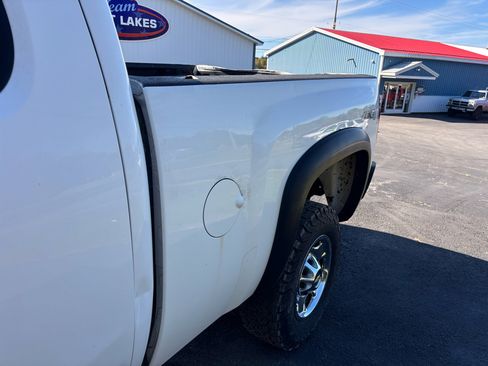 Used 2011 Chevrolet Silverado 2500 W/T w/ Snow Plow Prep Package image 15