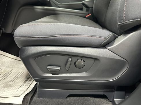Used 2025 Ford Explorer Active AWD/4WD image 12