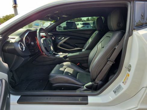 Used 2023 Chevrolet Camaro LT w/ Technology Package RWD image 17