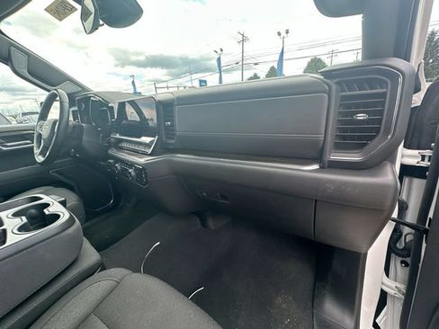 Used 2025 Chevrolet Silverado 1500 LT AWD/4WD image 32
