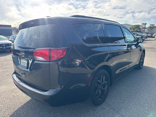 Used 2019 Chrysler Pacifica Touring-L Plus w/ Advanced Safetytec Group FWD image 5