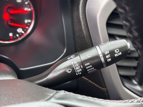 Used 2023 GMC Acadia AT4 w/ Technology Package image 19