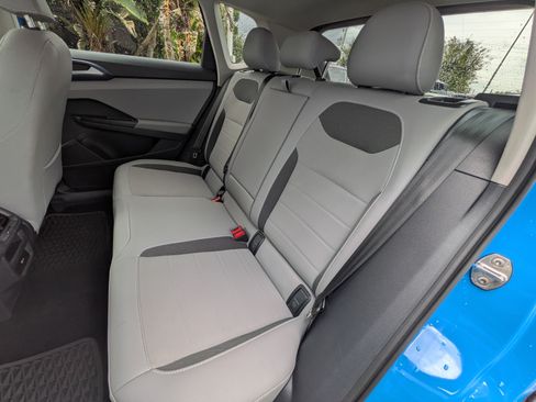 Certified 2024 Volkswagen Taos SE FWD image 13