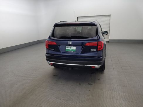 Used 2017 Honda Pilot Touring image 7