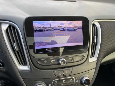 Used 2024 Chevrolet Malibu LT image 19