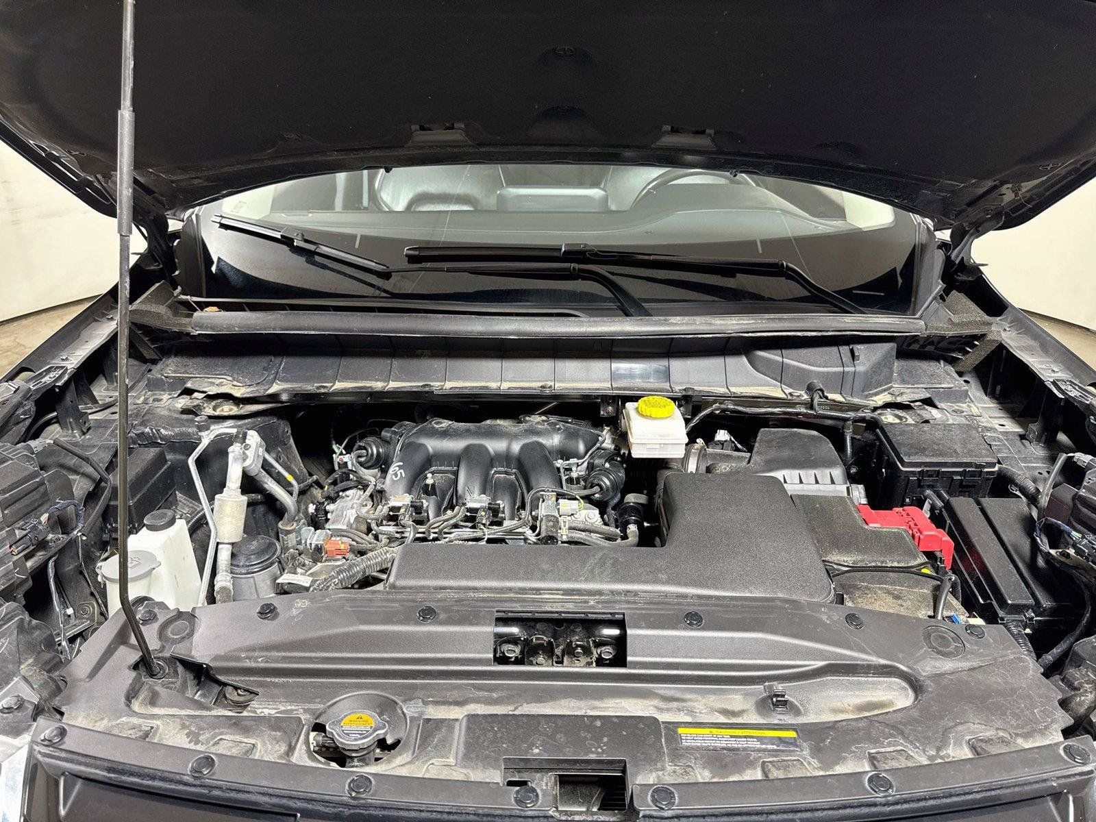 Used 2025 Nissan Pathfinder SL FWD image 29
