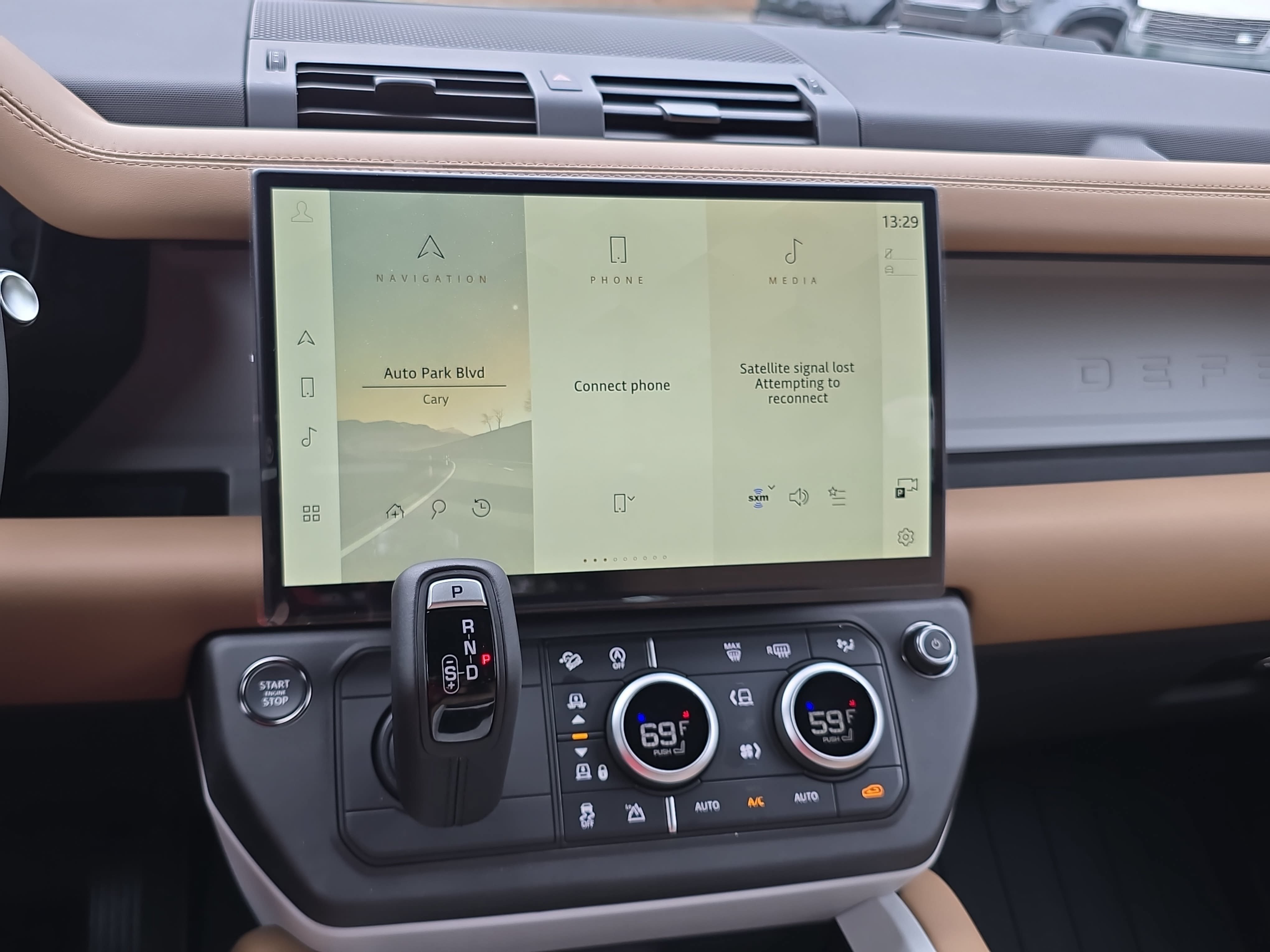 New 2026 Land Rover Defender 110 X-Dynamic SE AWD/4WD image 19