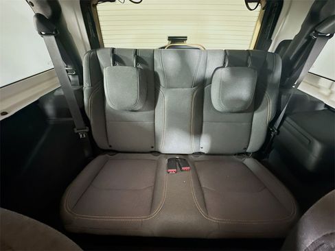 Used 2024 Jeep Wrangler Sport S image 13