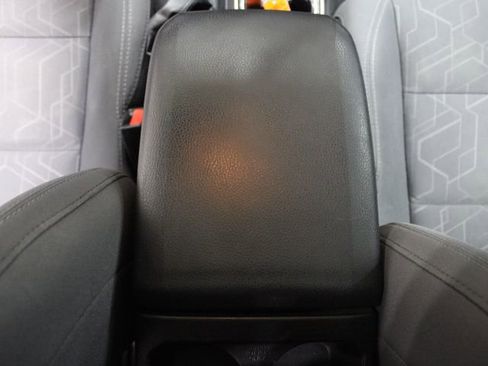 Used 2017 Toyota Tacoma TRD Off-Road w/ Premium & Technology Package image 31