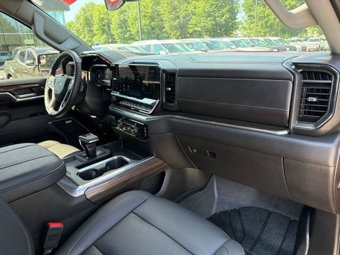 Used 2025 Chevrolet Silverado 1500 RST w/ Convenience Package II AWD/4WD image 34