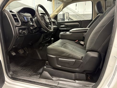 Used 2019 RAM 3500 Tradesman image 3