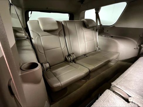 Used 2015 Chevrolet Suburban LT image 27