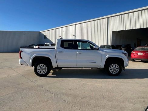 New 2026 Toyota Tacoma SR5 image 8