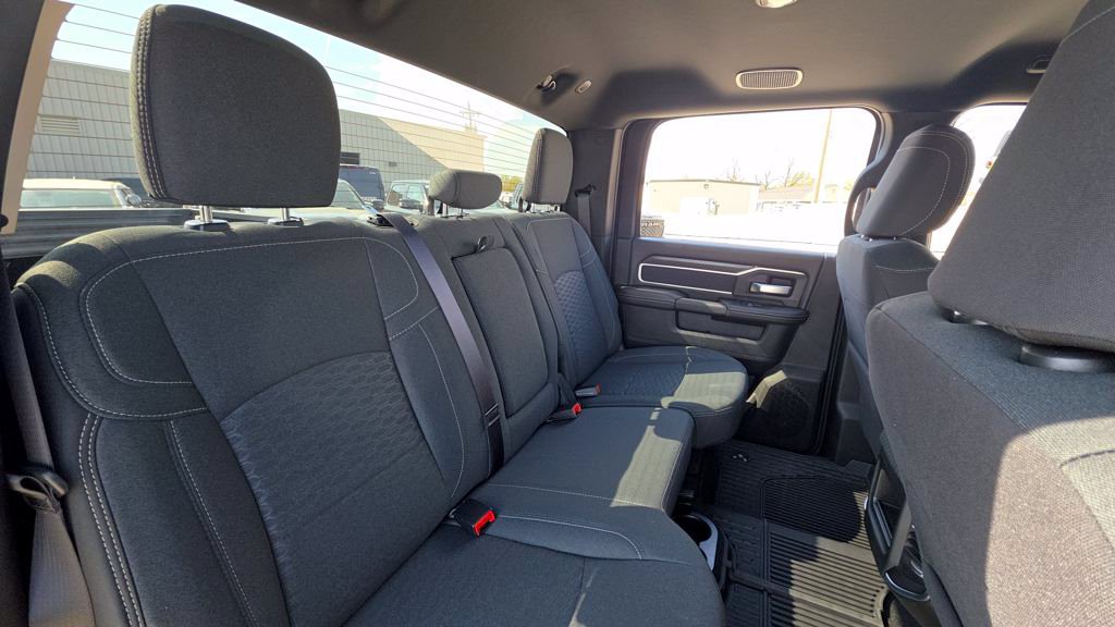 New 2026 RAM 3500 Big Horn AWD/4WD image 15