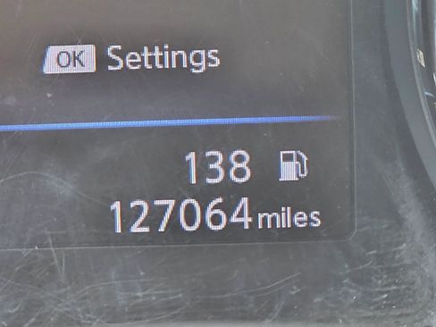 Used 2018 Nissan Rogue SV image 14