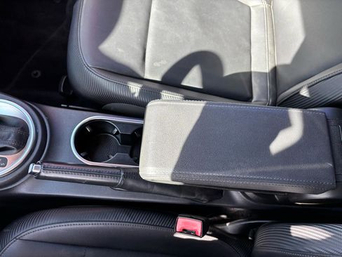 Used 2013 Volkswagen Beetle TDI image 18