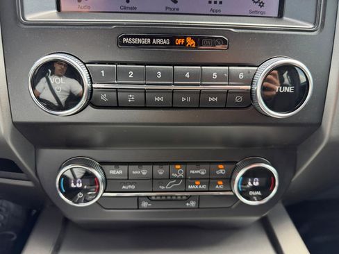 Used 2019 Ford Expedition Max XLT AWD/4WD image 21