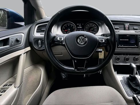 Used 2017 Volkswagen Golf SEL FWD image 6