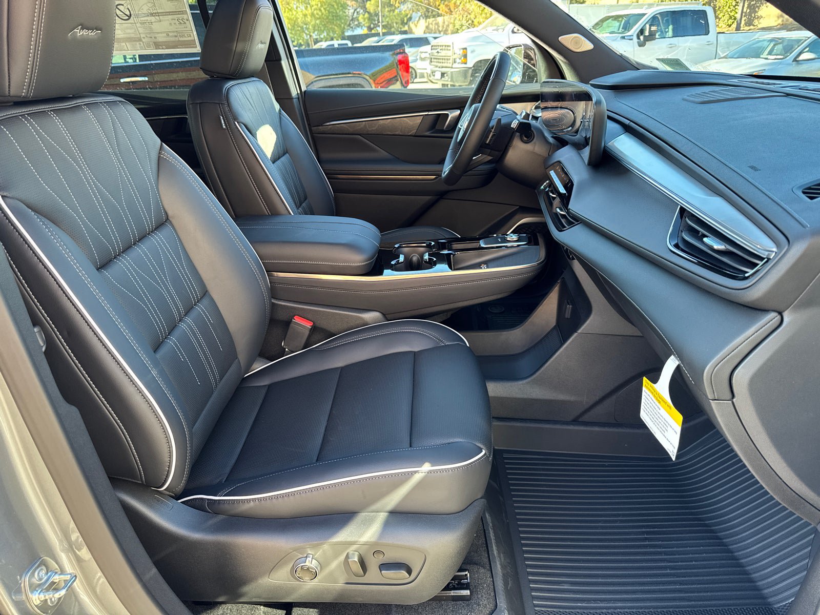 Used 2026 Buick Enclave Avenir w/ Super Cruise Package FWD image 18