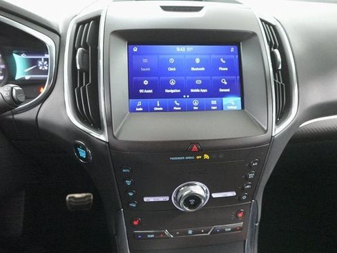 Used 2020 Ford Edge ST image 16