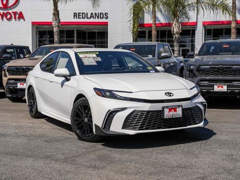 Certified 2026 Toyota Camry SE image 1