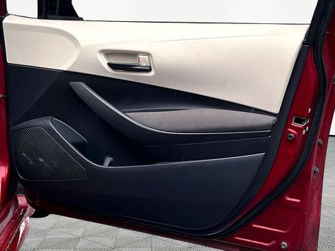 Used 2022 Toyota Corolla LE FWD image 23