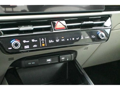 New 2026 Kia Niro Wave w/ Wave Preserve Package FWD image 30