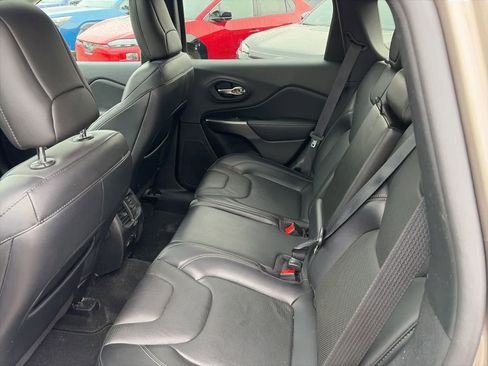 Used 2021 Jeep Cherokee Limited image 14