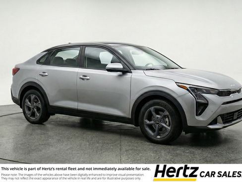 Used 2025 Kia K4 LXS image 1