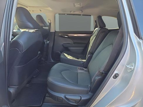 Used 2020 Toyota Highlander Limited image 20