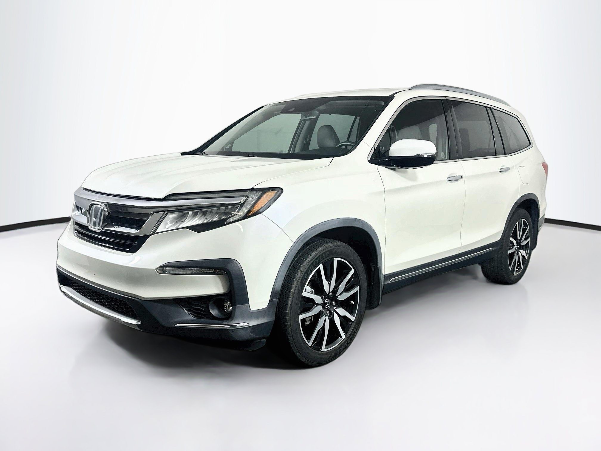 Used 2019 Honda Pilot Touring image 3