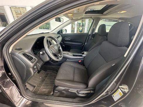 Used 2018 Honda HR-V EX image 9